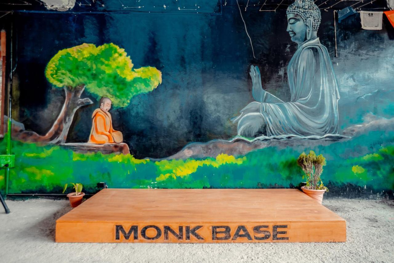 Cafe Monkbase- Food And Stay Manāli Eksteriør bilde